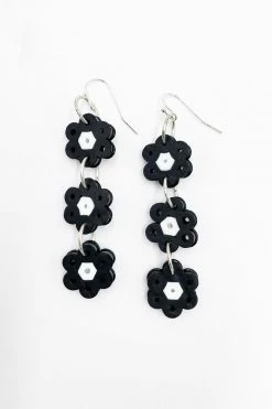 Anna Sui Daisy Chain Earrings Black