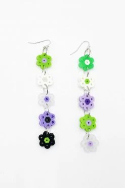 Anna Sui Resort '22 Daisy Chain Earrings Green Apple