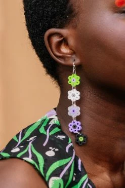 Anna Sui Resort '22 Daisy Chain Earrings Green Apple