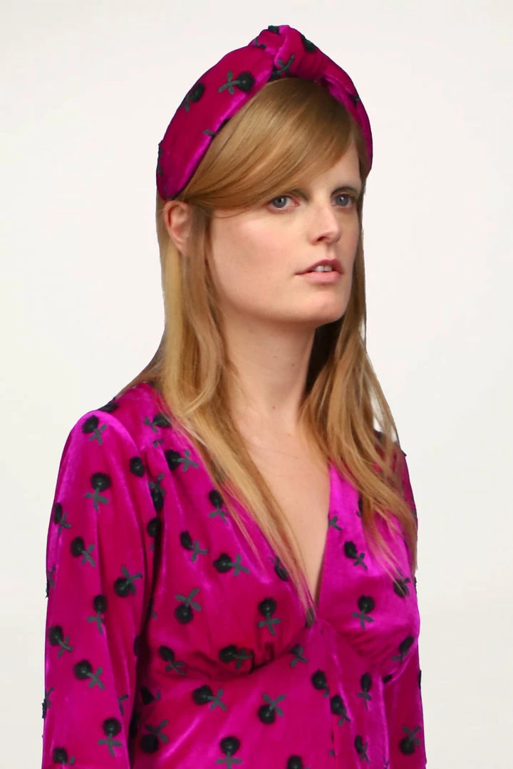 Anna Sui Fall / Winter '21 Wonderwall Velvet Headband <br> Fuchsia 4 Anna Sui Fall / Winter '21 Wonderwall Velvet Headband Fuchsia