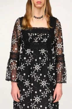 Anna Sui Resort '22 3D Floral Embroidery Dress Black