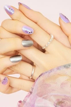 Albion BEAUTY New: Nail Polish