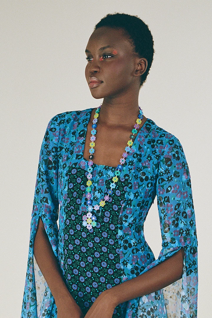 Anna Sui Resort '22 Daisy Chain Pendant Necklace <br> Blue 5 Anna Sui Resort '22 Daisy Chain Pendant Necklace Blue