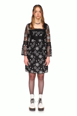 Anna Sui Resort '22 3D Floral Embroidery Dress Black